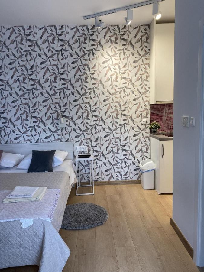 Studio Apartments With Terrace Near Sea - Angela'S Apartments Zadar Extérieur photo