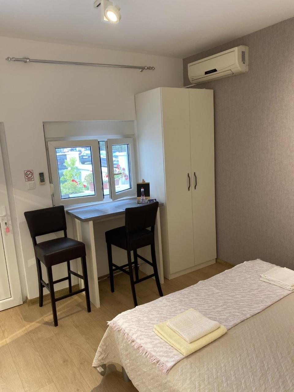 Studio Apartments With Terrace Near Sea - Angela'S Apartments Zadar Chambre photo