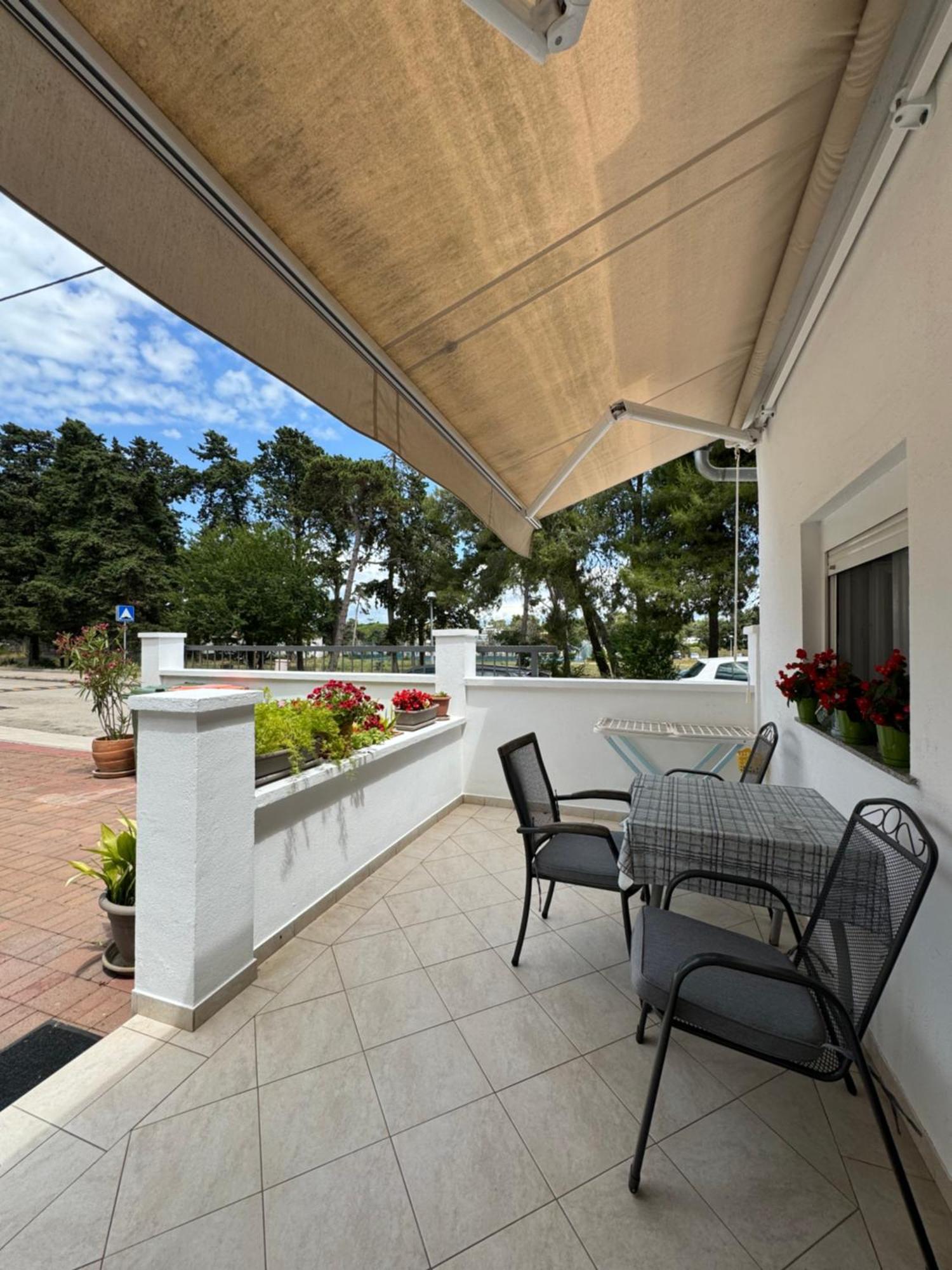 Studio Apartments With Terrace Near Sea - Angela'S Apartments Zadar Extérieur photo